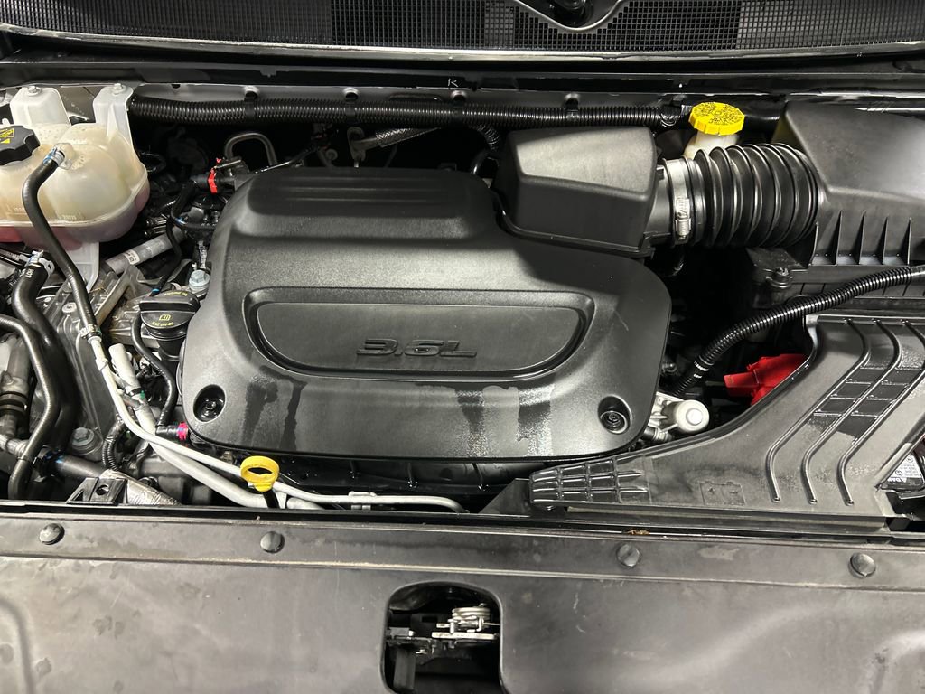Used 2024 Chrysler Pacifica Touring-L FWD image 27
