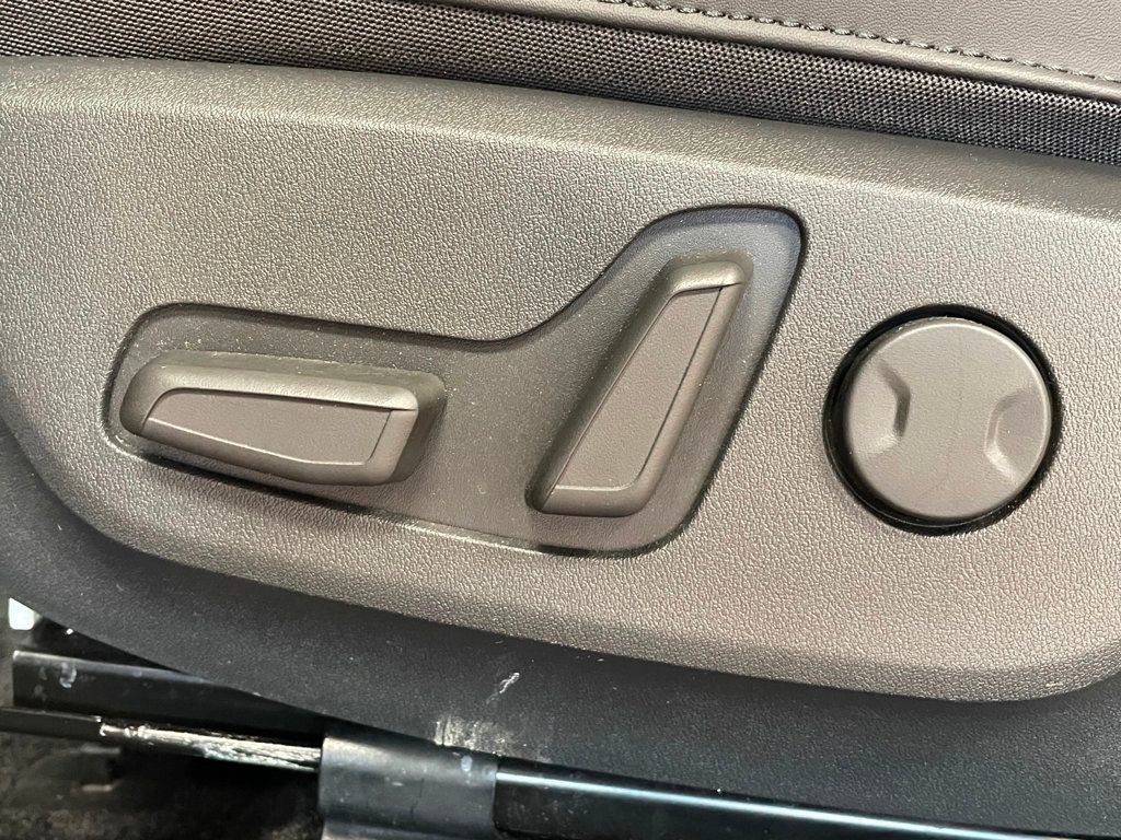 Used 2024 Kia Niro Wave w/ Wave Preserve Package image 12