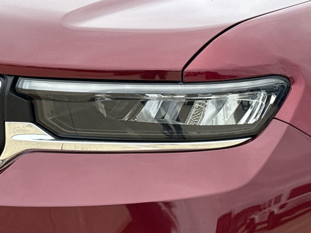 Used 2024 Jeep Grand Cherokee Altitude image 4