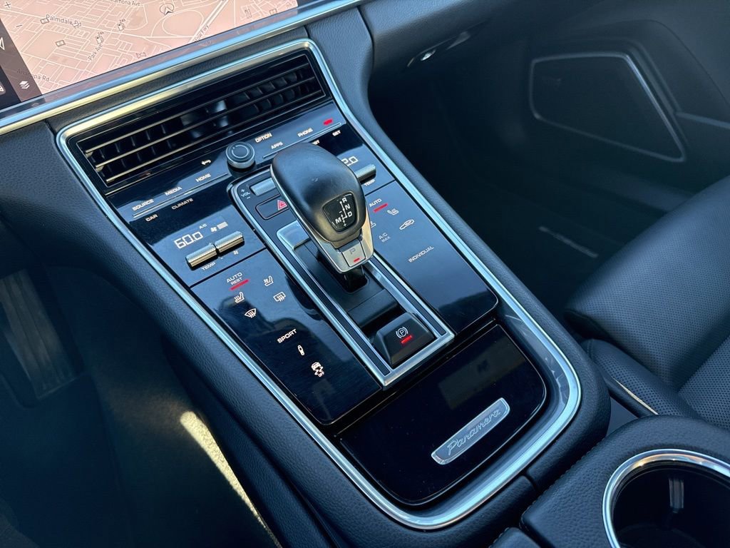 Used 2023 Porsche Panamera 4 Platinum Edition image 18