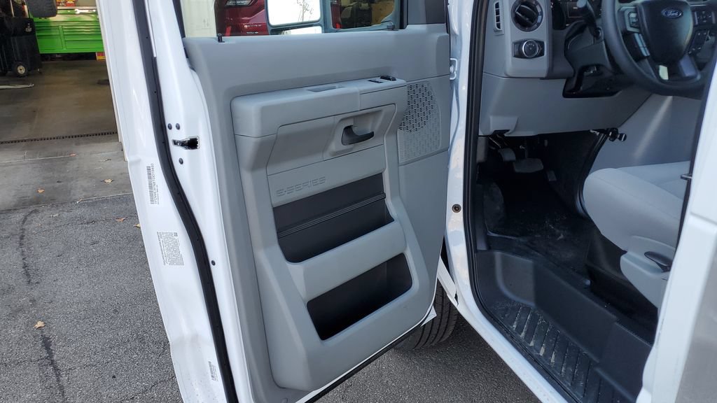 New 2026 Ford E-350 and Econoline 350 Super Duty w/ Power Equipment Group RWD image 18