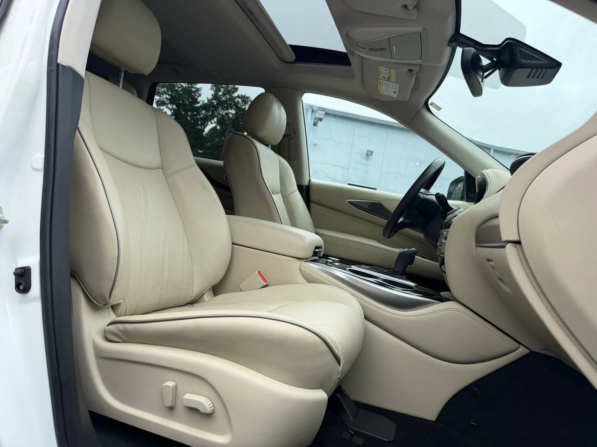 Used 2019 INFINITI QX60 Luxe w/ Essential Package AWD/4WD image 16
