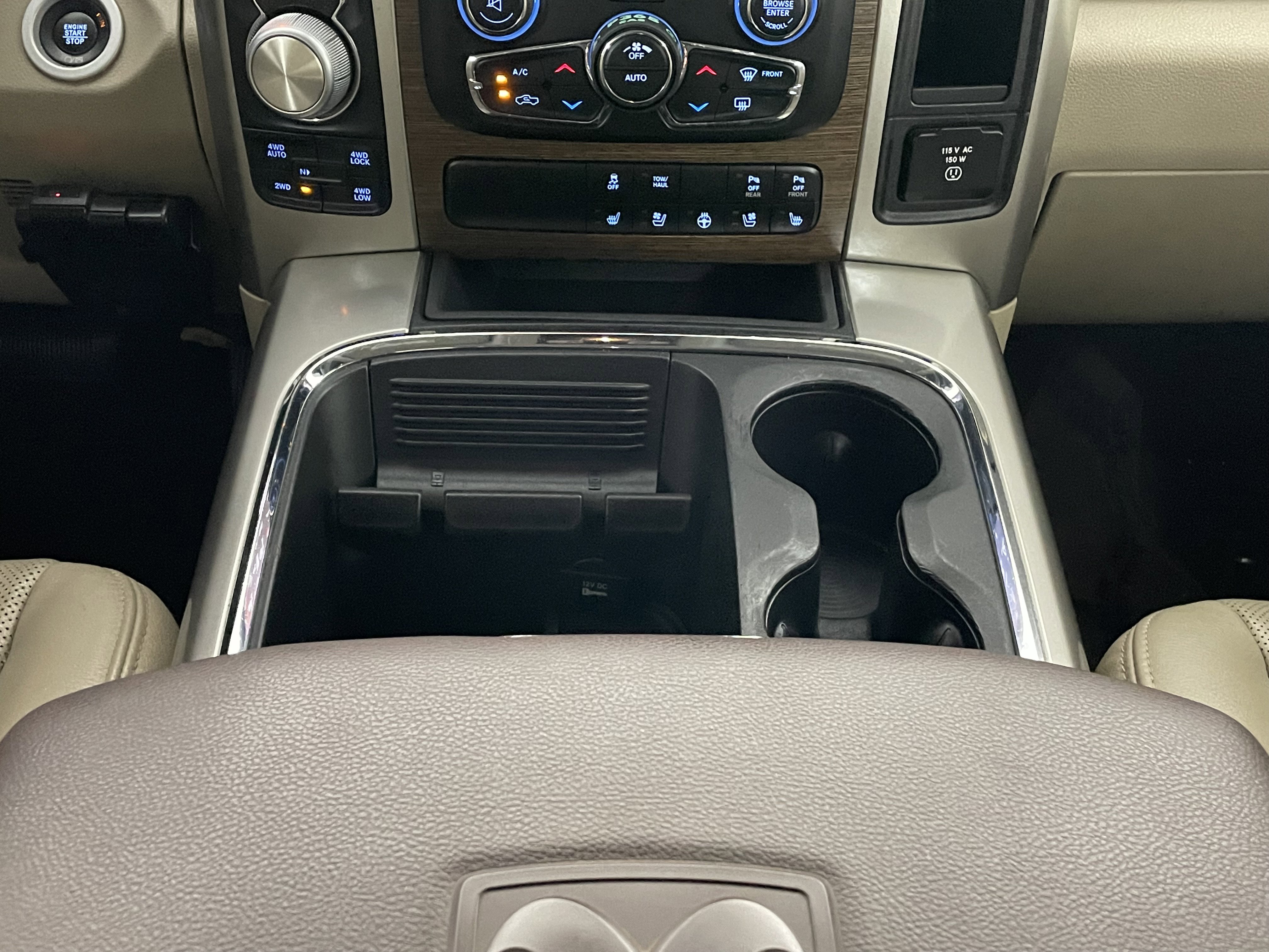 Used 2018 RAM 1500 Laramie w/ Convenience Group AWD/4WD image 18