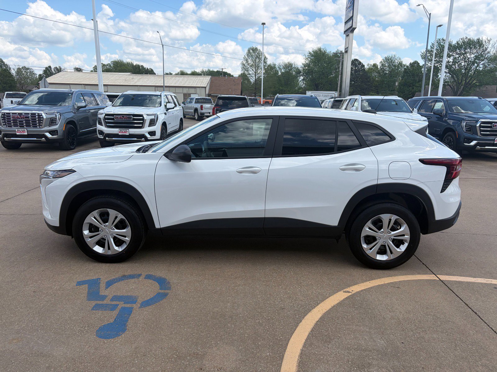 Certified 2025 Chevrolet Trax LS FWD image 40
