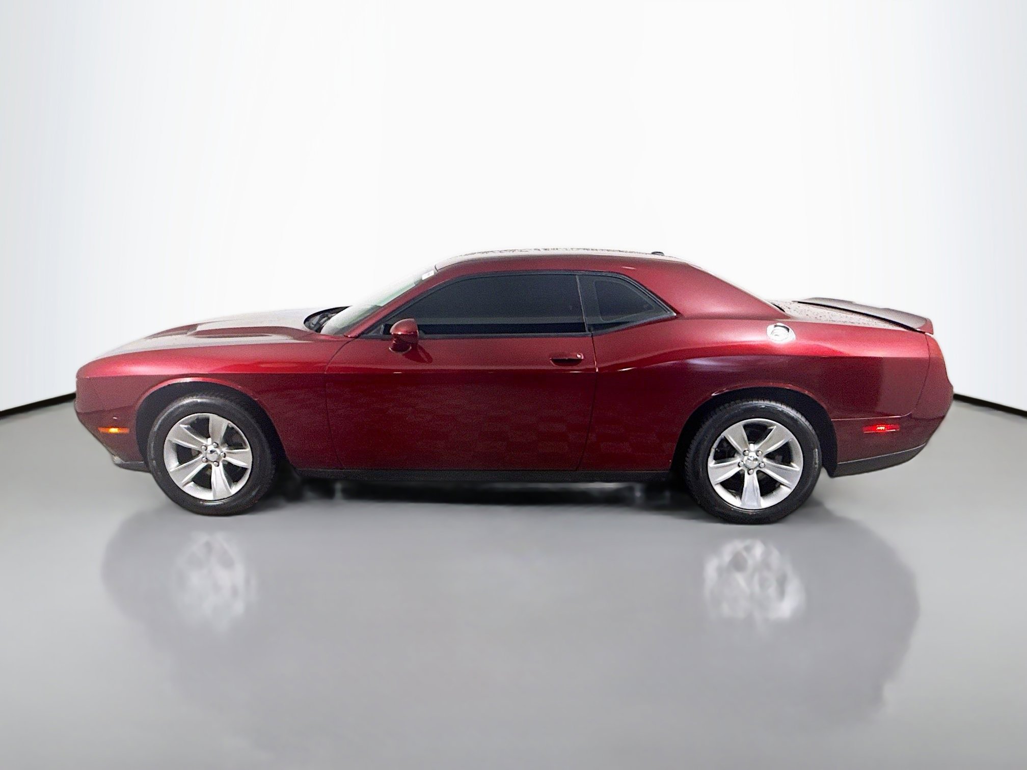 Used 2019 Dodge Challenger SXT image 6