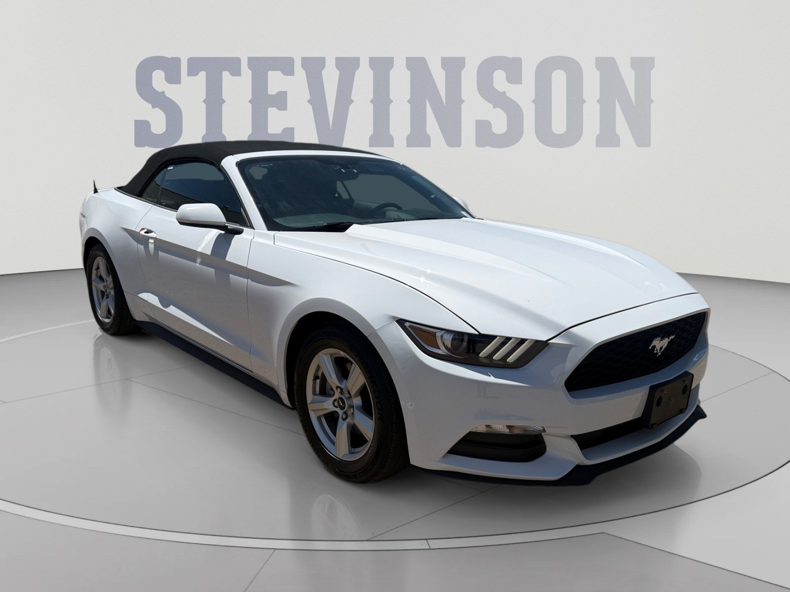 Used 2017 Ford Mustang Convertible RWD image 7