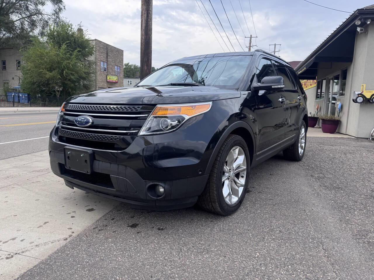 Used 2014 Ford Explorer Limited w/ Equipment Group 302A AWD/4WD image 3