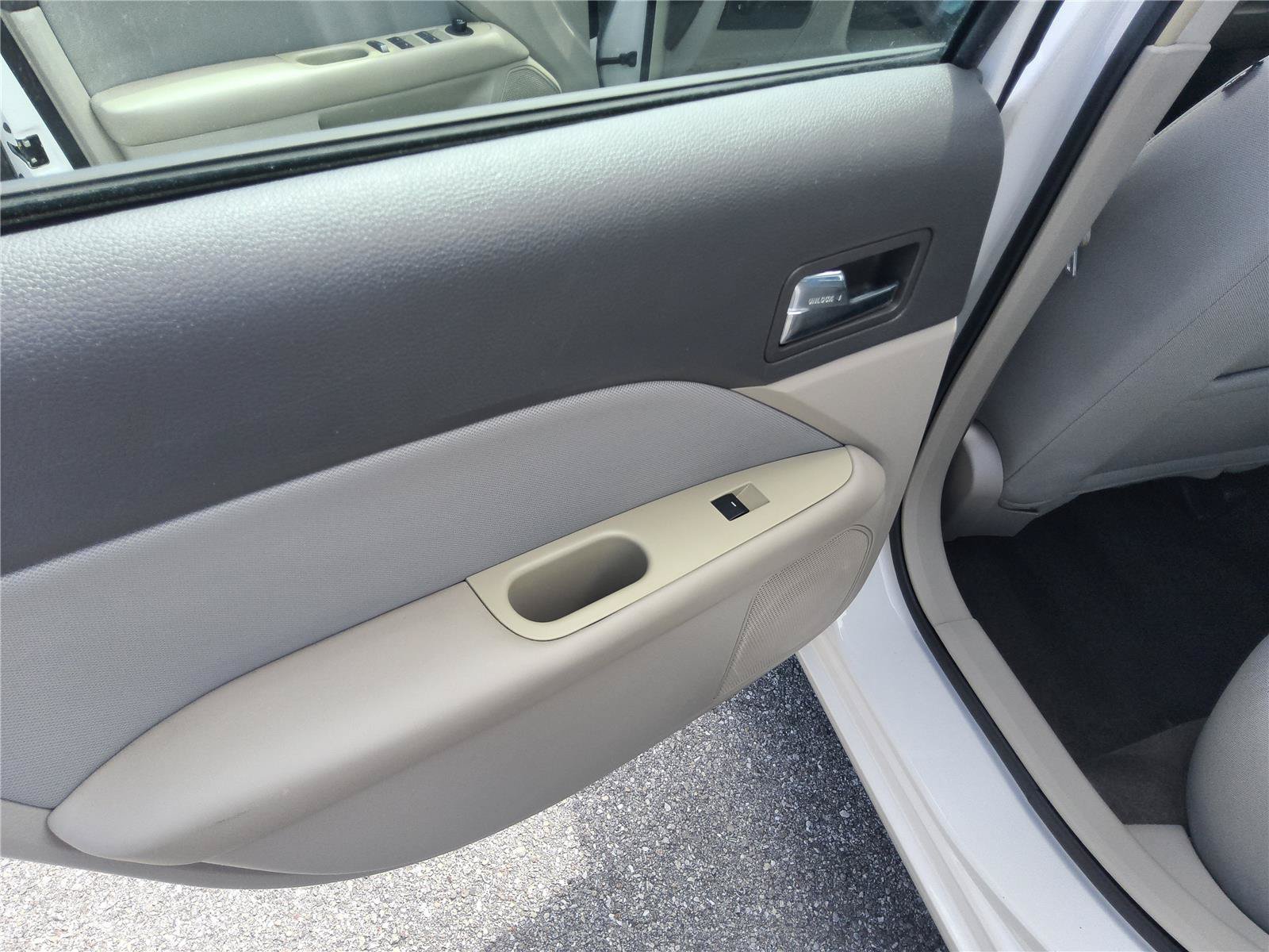Used 2012 Ford Fusion SE FWD image 19