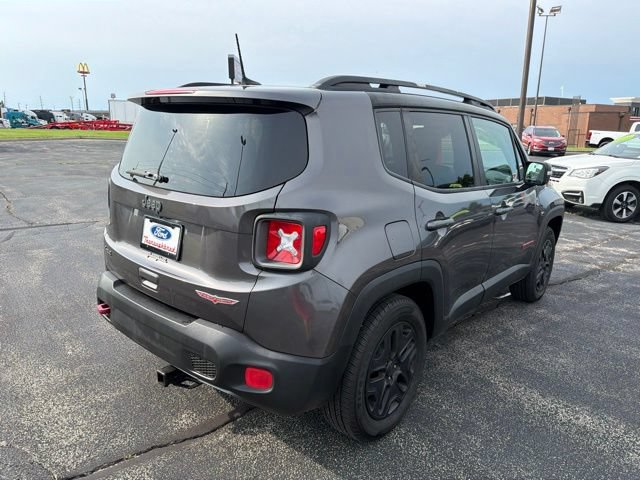 Used 2018 Jeep Renegade Trailhawk w/ Popular Equipment Group AWD/4WD image 5
