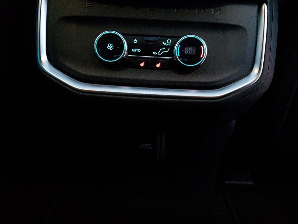 New 2025 Ford Expedition Platinum w/ Stealth Performance Package image 20