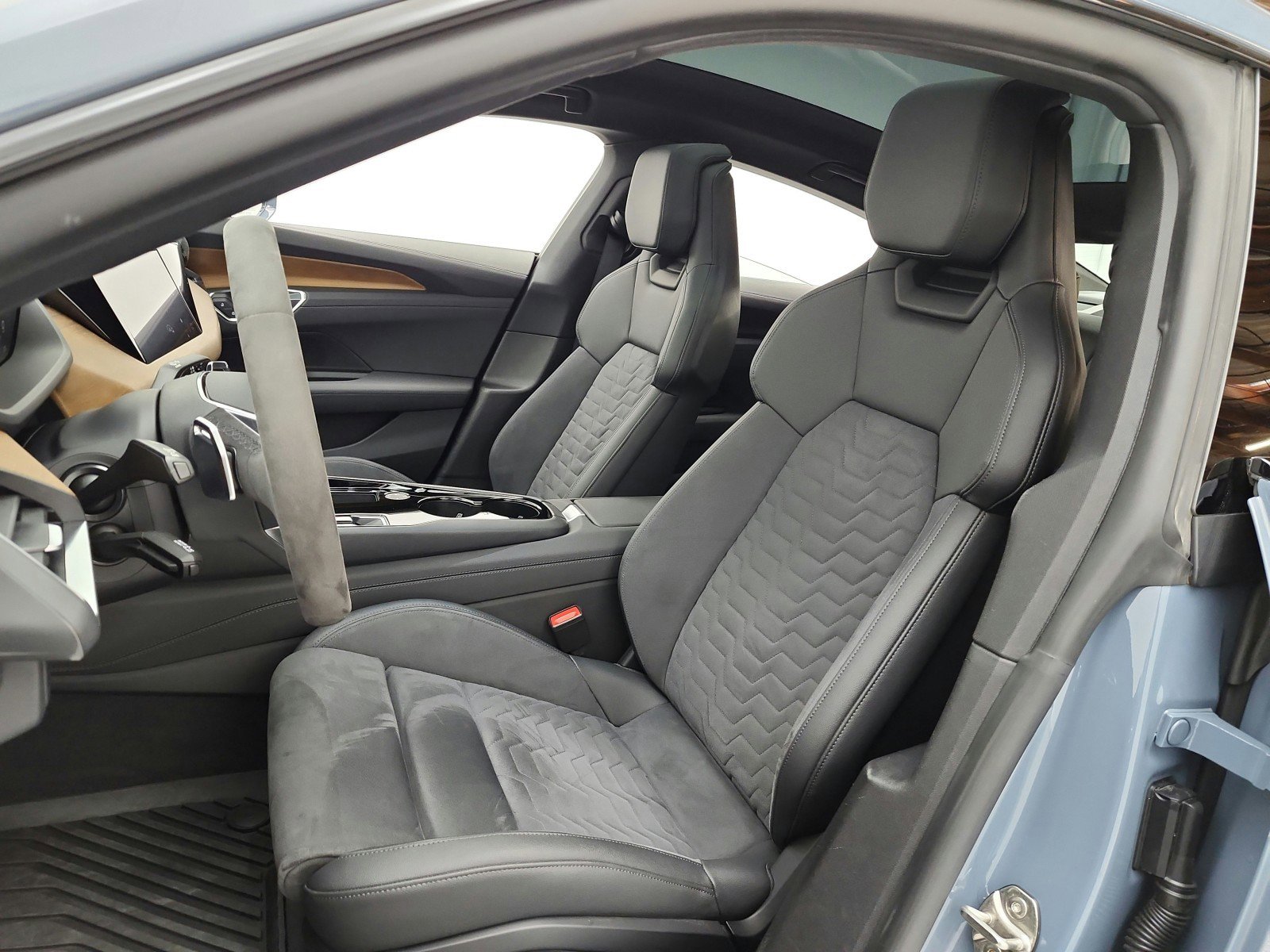 Used 2022 Audi e-tron GT Premium Plus image 10