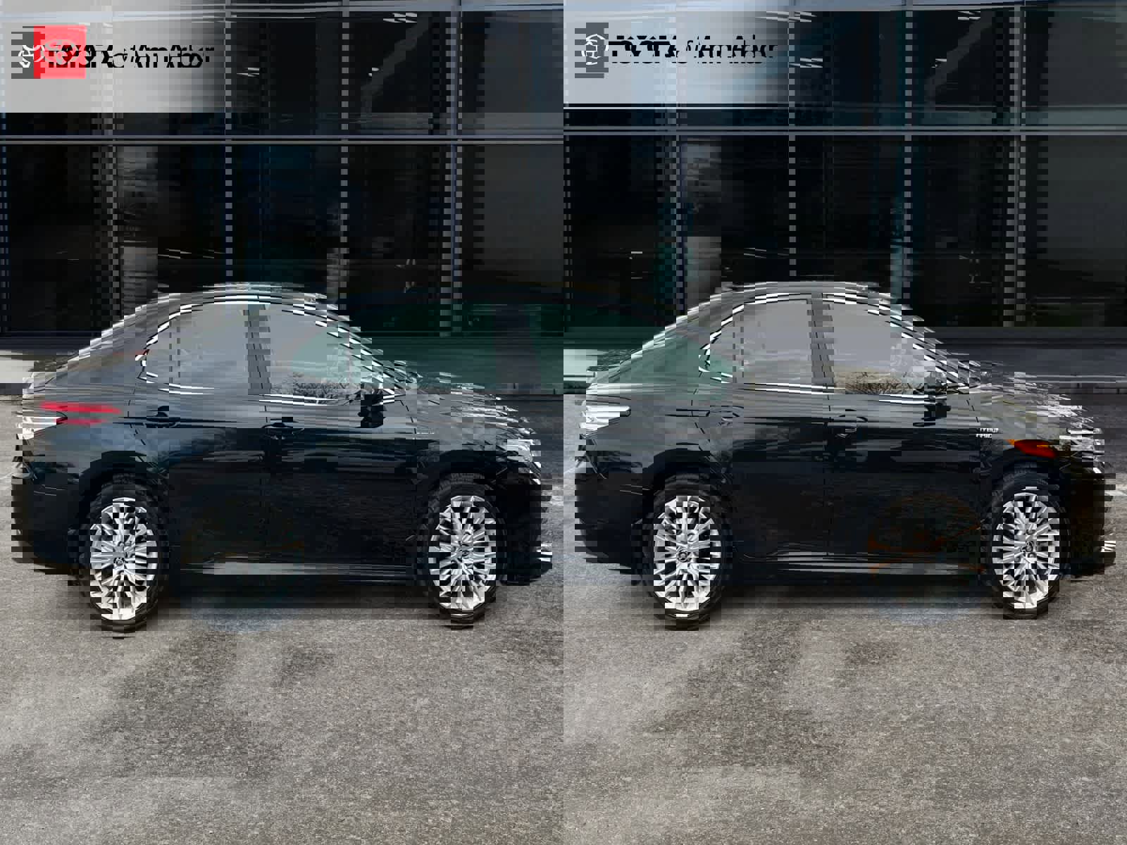 Used 2020 Toyota Camry XLE image 13