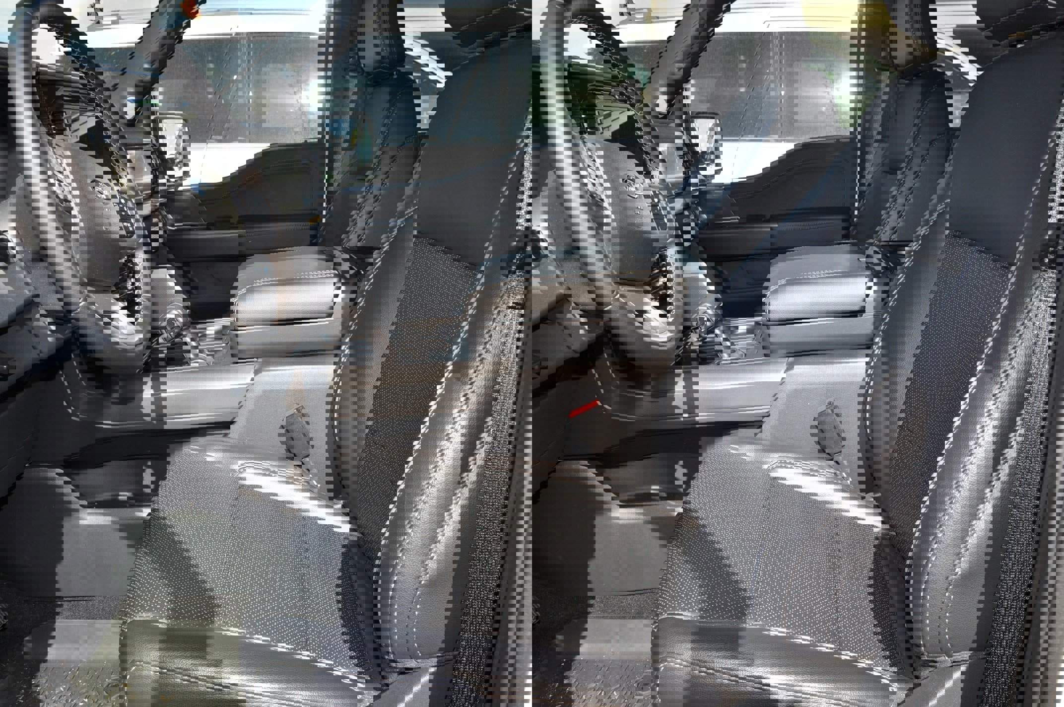 New 2025 Ford F150 Lariat w/ Equipment Group 502A High image 10