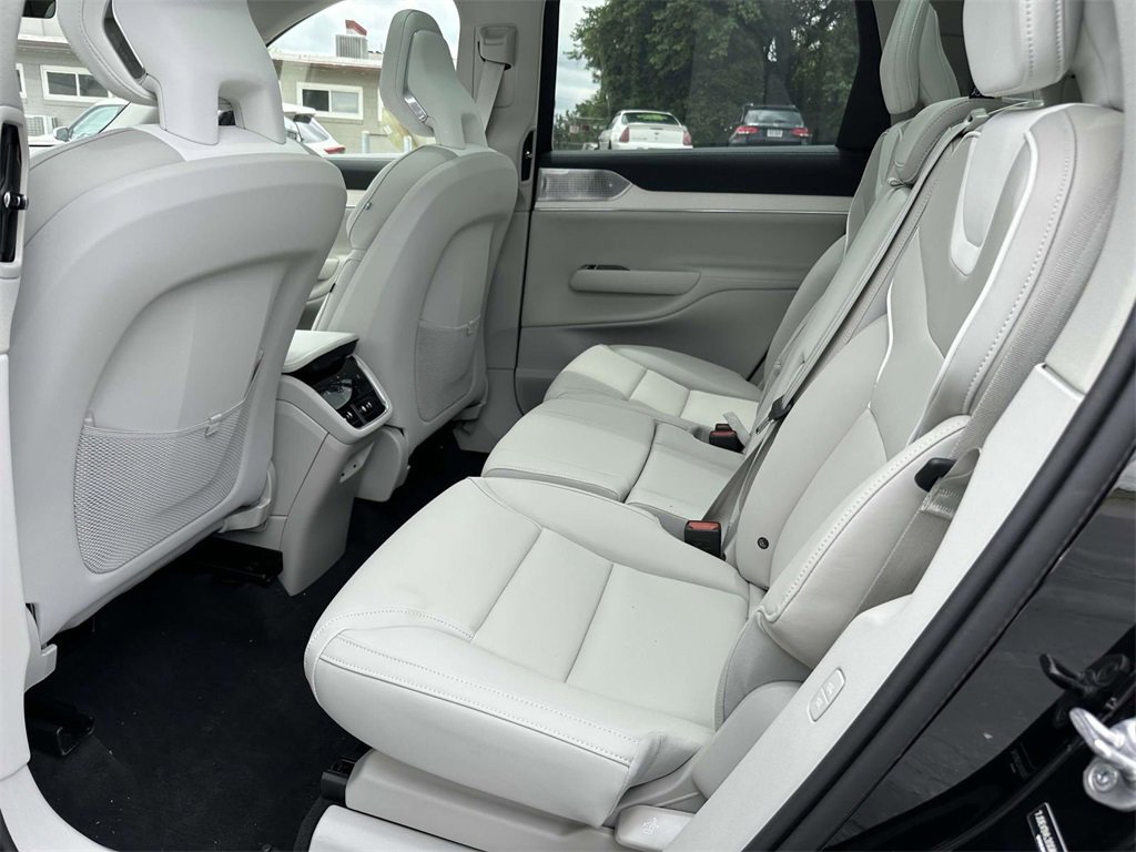 New 2025 Volvo EX90 Ultra image 13