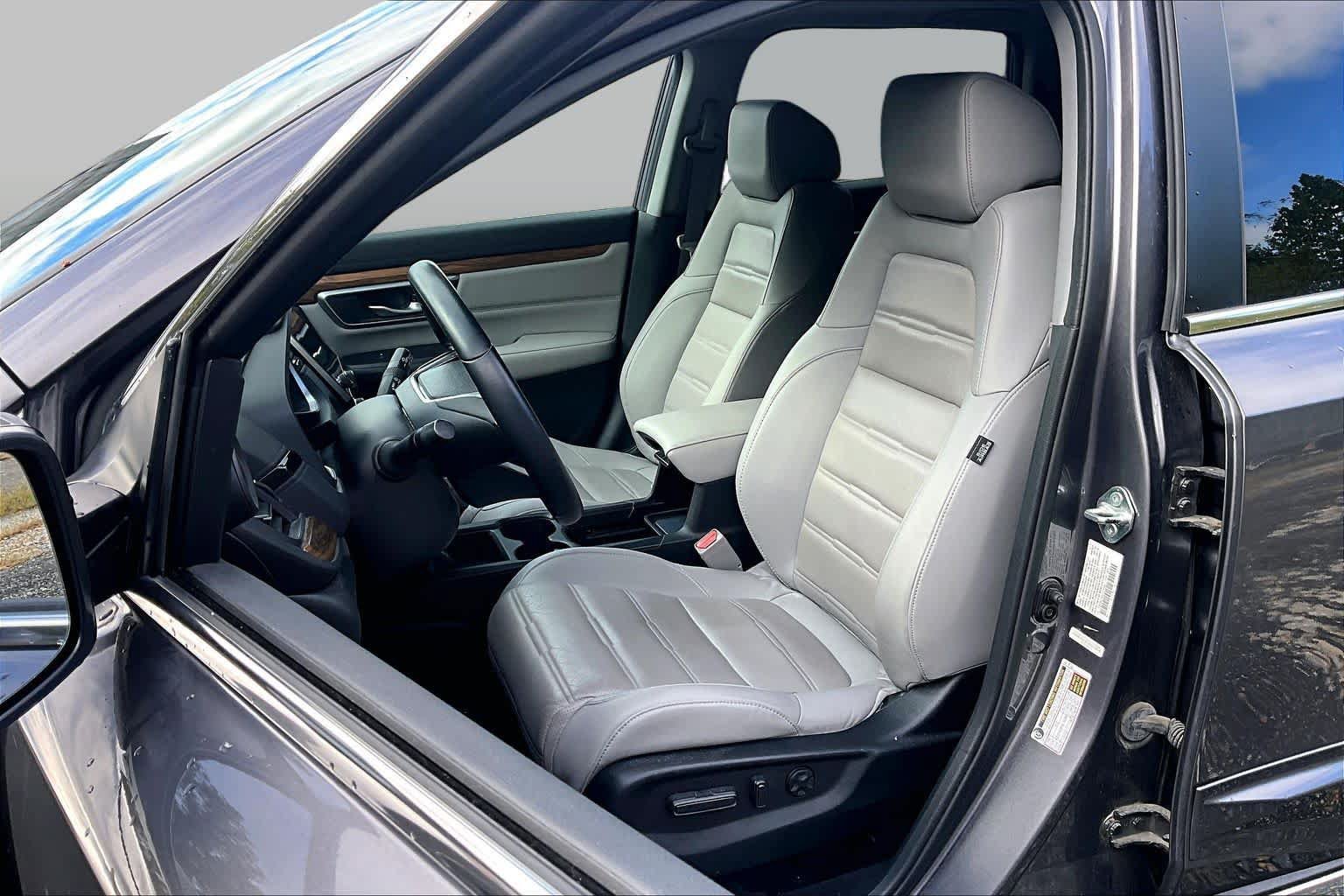 Used 2018 Honda CR-V Touring image 7