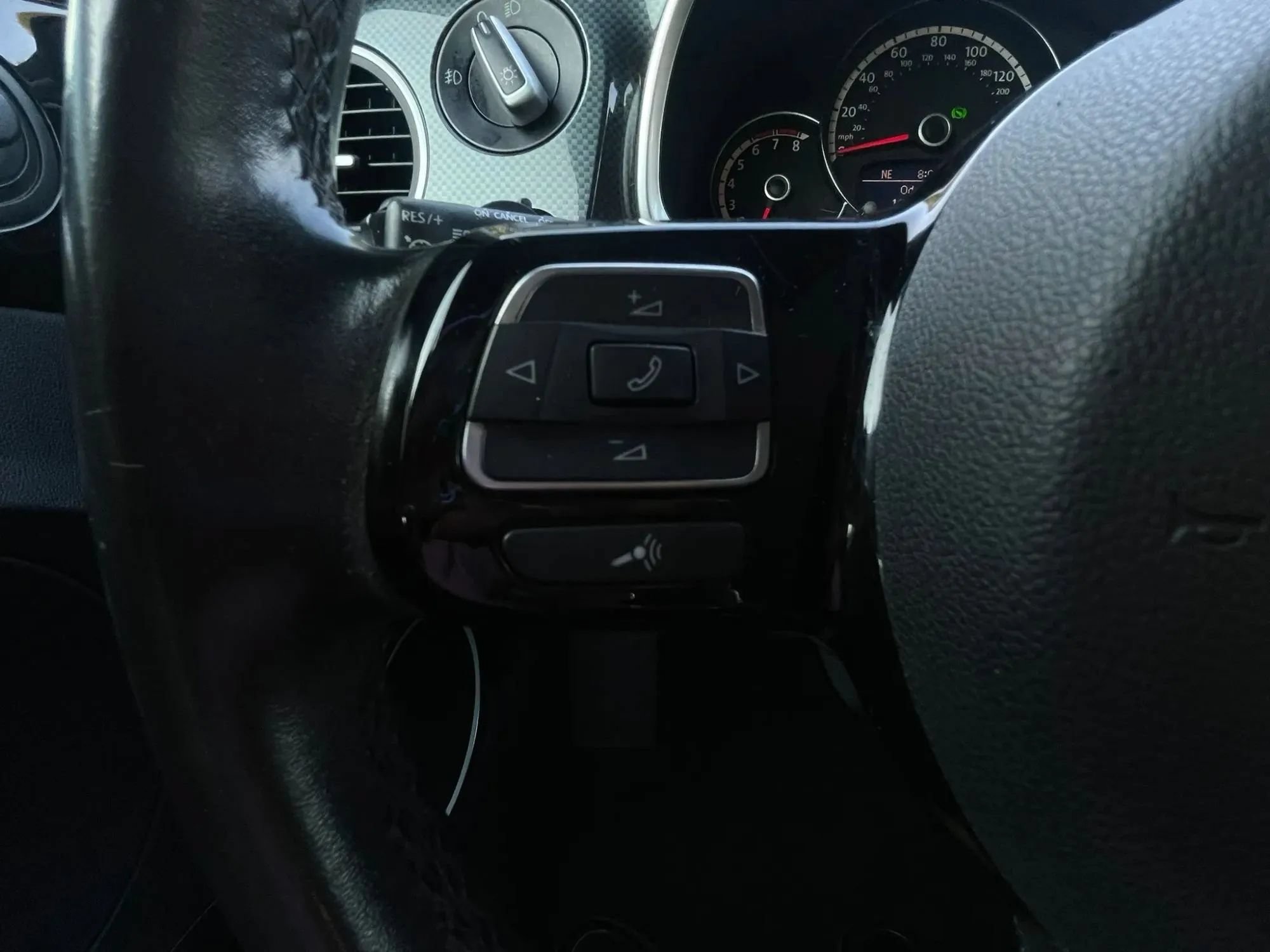 Used 2013 Volkswagen Beetle 2.0T FWD image 36
