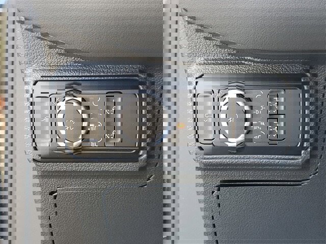 New 2025 Ford Explorer Active w/ Active Comfort Package image 18