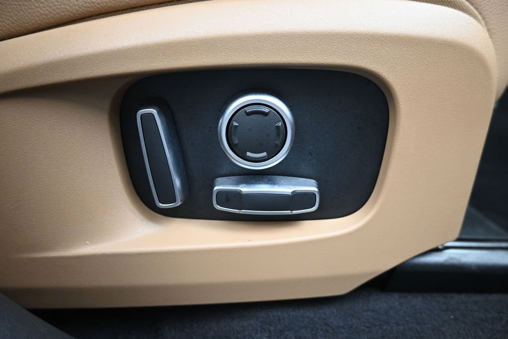 Certified 2022 Jaguar F-PACE S AWD/4WD image 11
