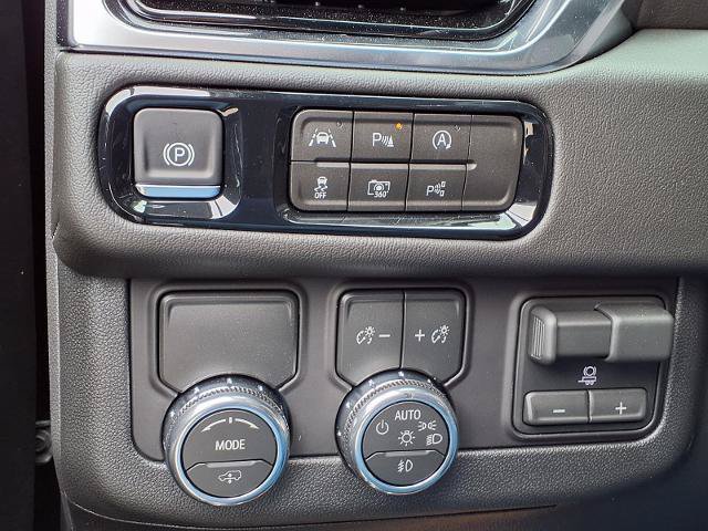 New 2026 GMC Yukon Denali w/ Denali Reserve Package RWD image 15