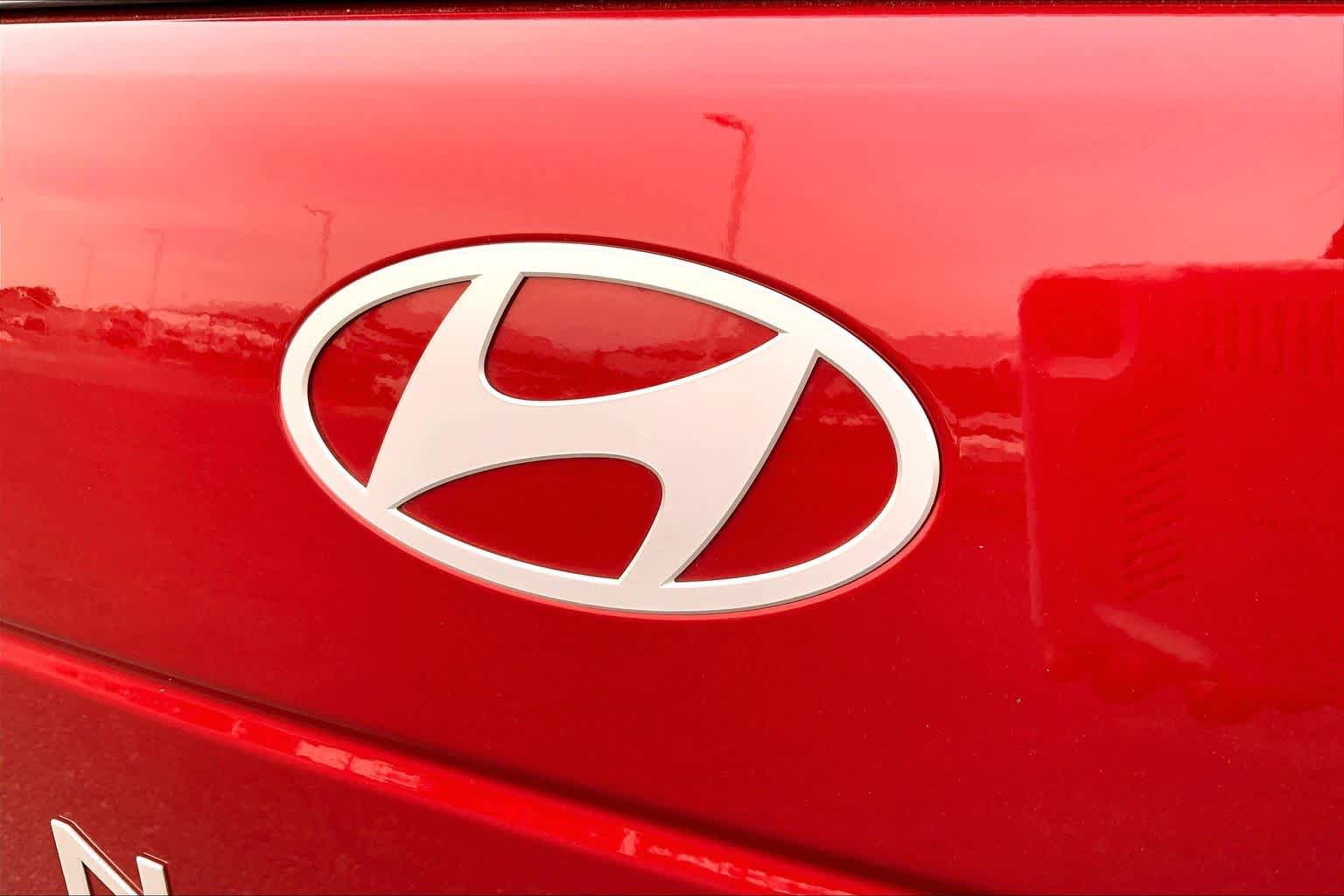 Used 2025 Hyundai Santa Fe SEL FWD image 31