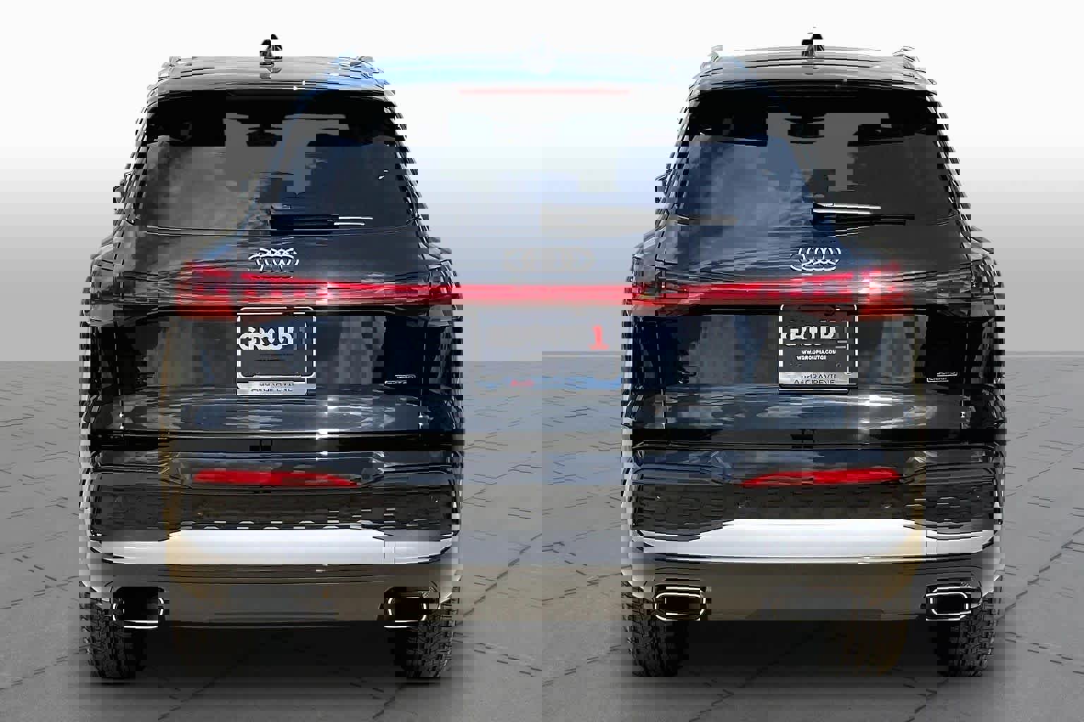 Certified 2025 Audi Q5 Premium w/ Convenience Package AWD/4WD image 5