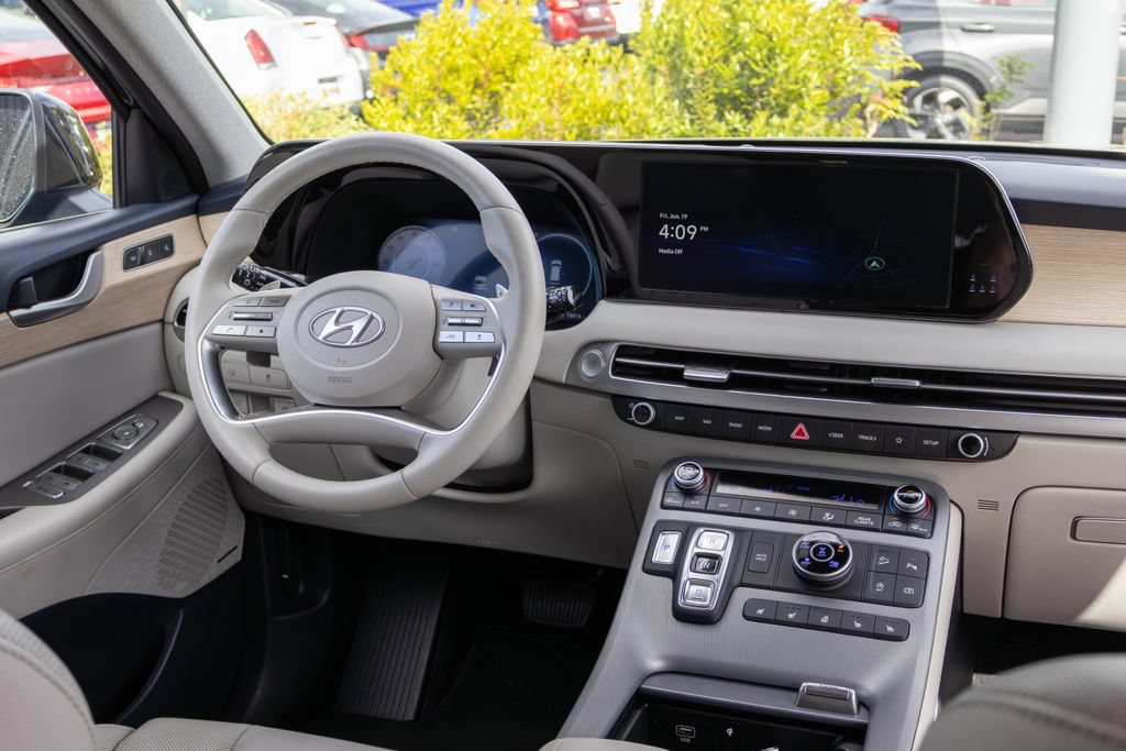 Used 2023 Hyundai Palisade Limited AWD/4WD image 11