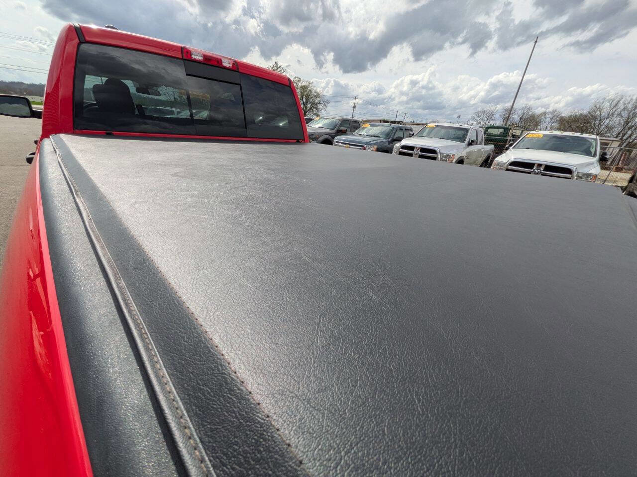 Used 2018 RAM 1500 Classic SLT image 11