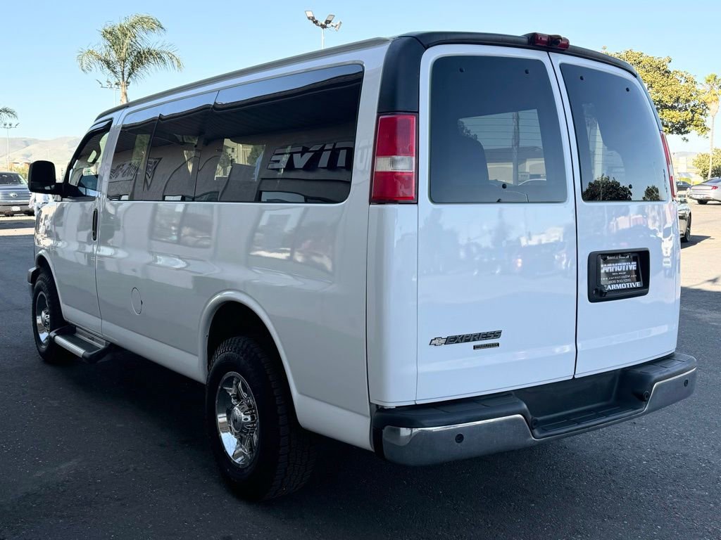 Used 2016 Chevrolet Express 2500 LT w/ LT Preferred Equipment Group RWD image 6
