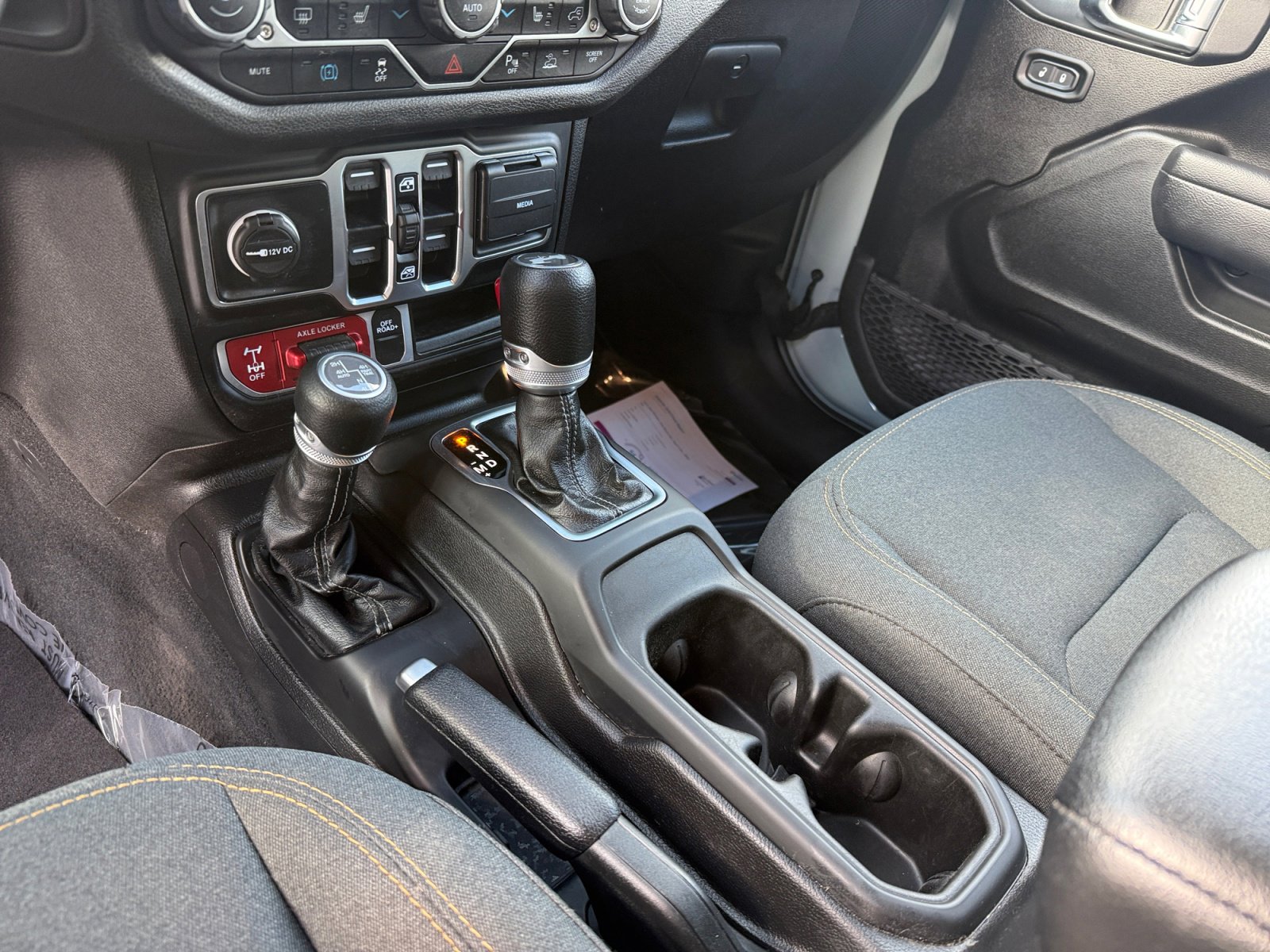 Used 2024 Jeep Wrangler Unlimited image 13