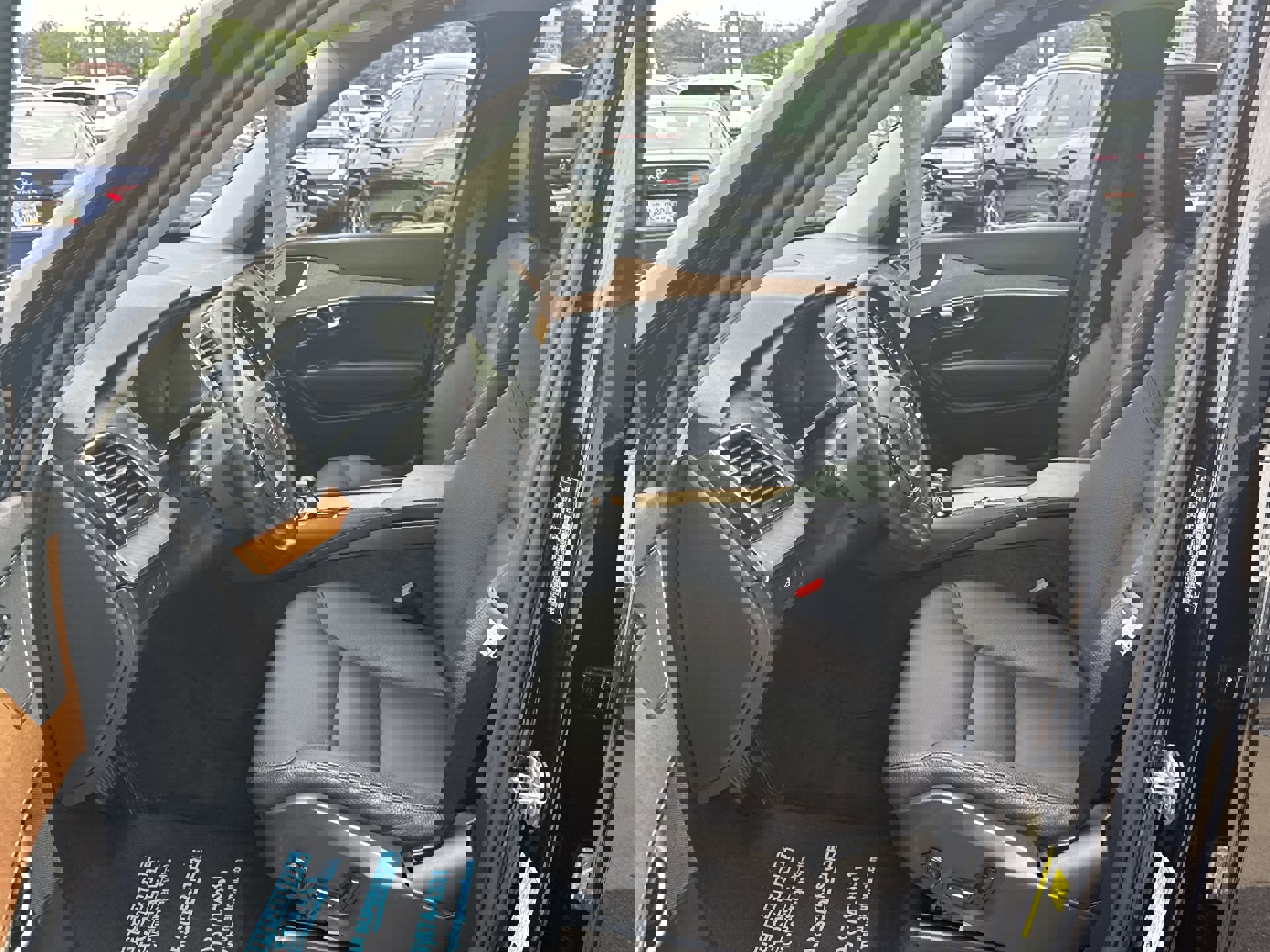 Used 2025 Volvo XC90 T8 Core w/ Protection Package Premier image 20