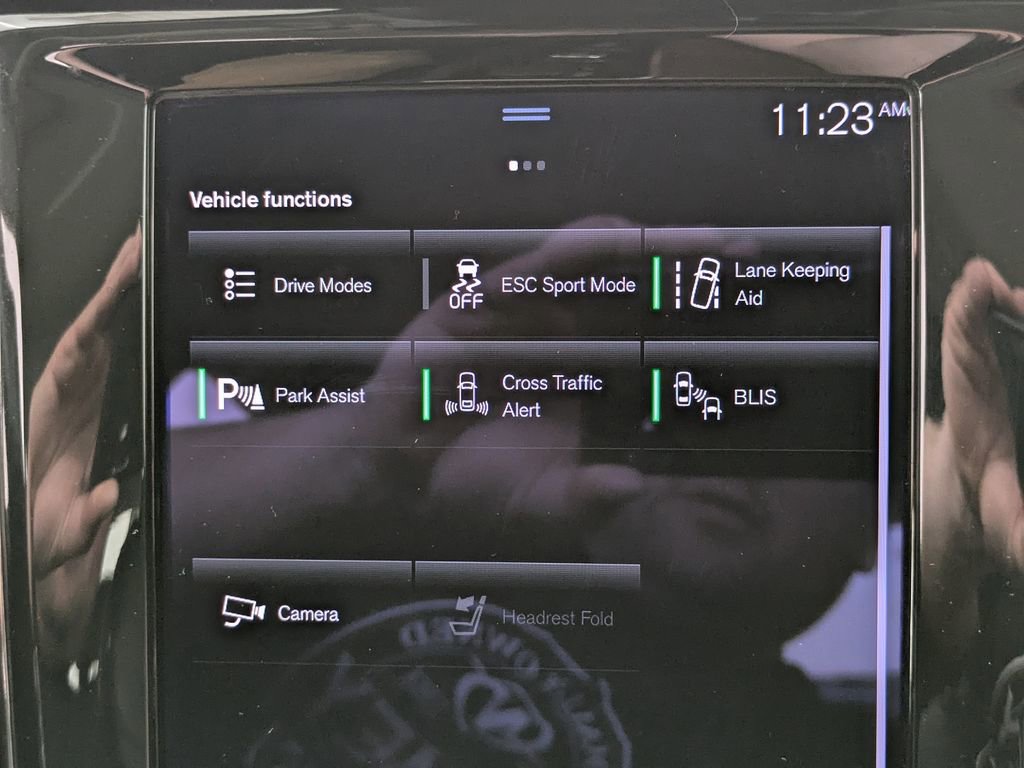 Used 2022 Volvo S60 B5 Momentum w/ Premium Package image 7