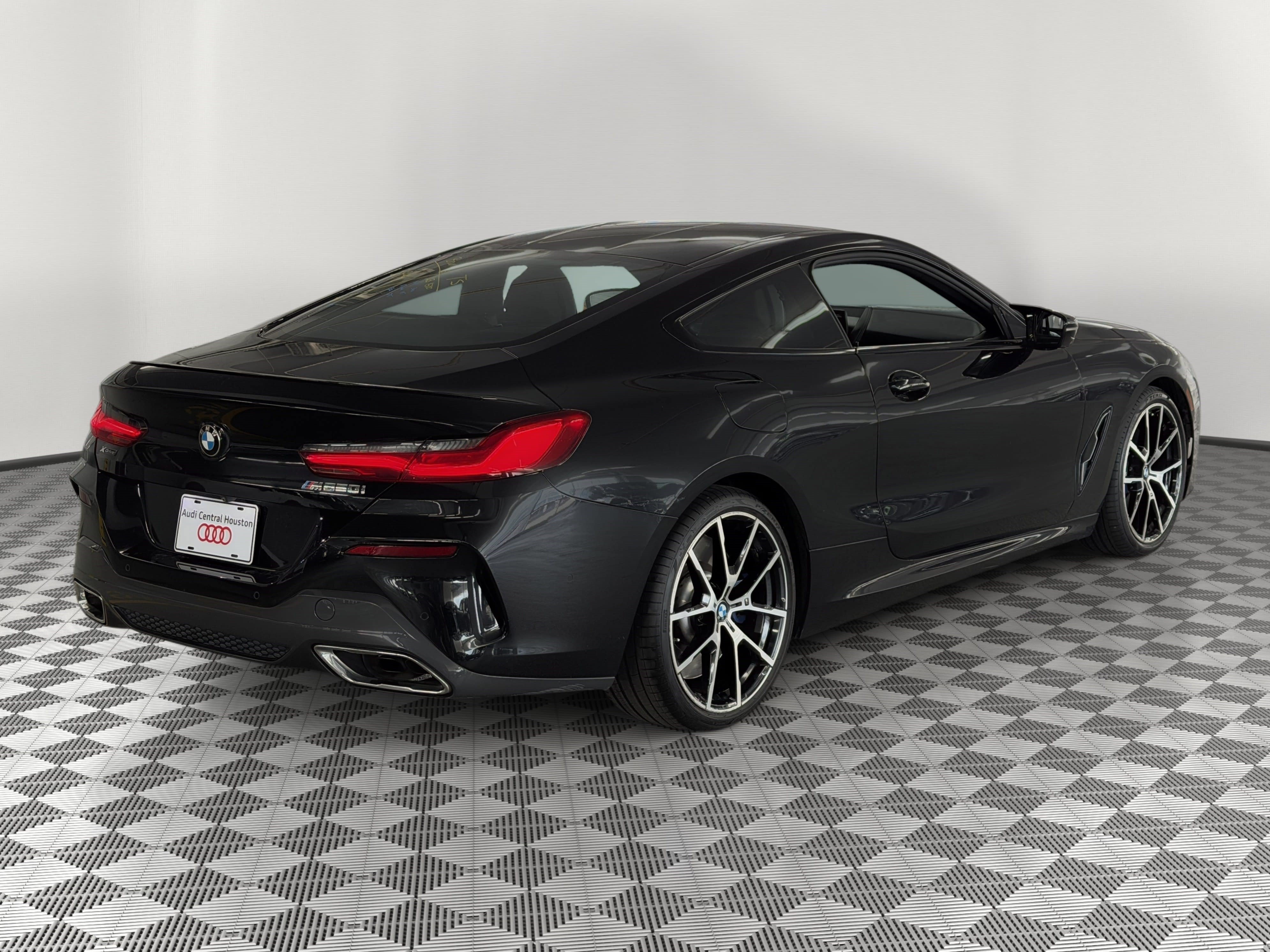 Used 2023 BMW M850i xDrive Coupe w/ Driving Assistance Package AWD/4WD image 9