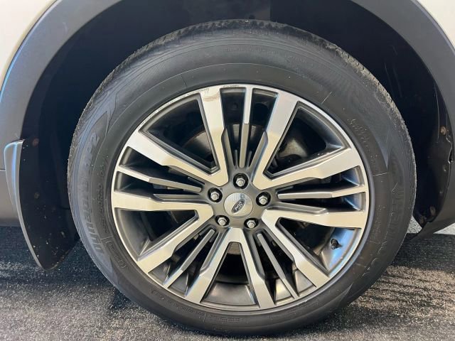 Used 2016 Ford Explorer Platinum image 18