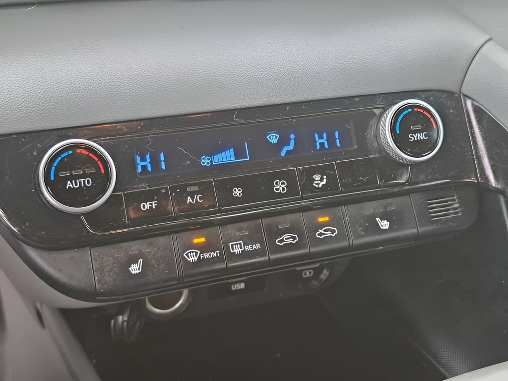 Used 2022 Hyundai Elantra SEL w/ Convenience + Premium Package FWD image 21