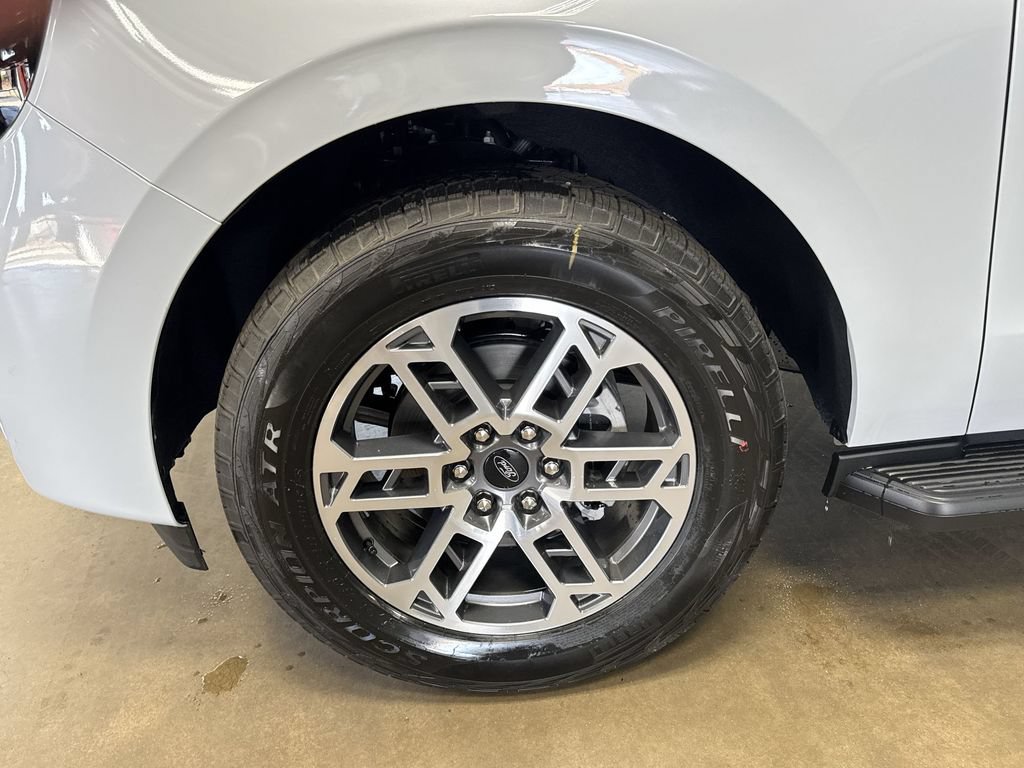 New 2026 Ford Expedition Active AWD/4WD image 33