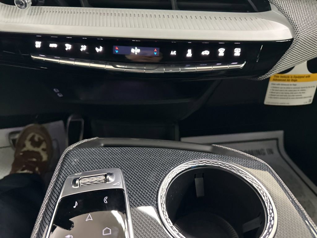 New 2026 Cadillac Optiq Luxury 1 image 40