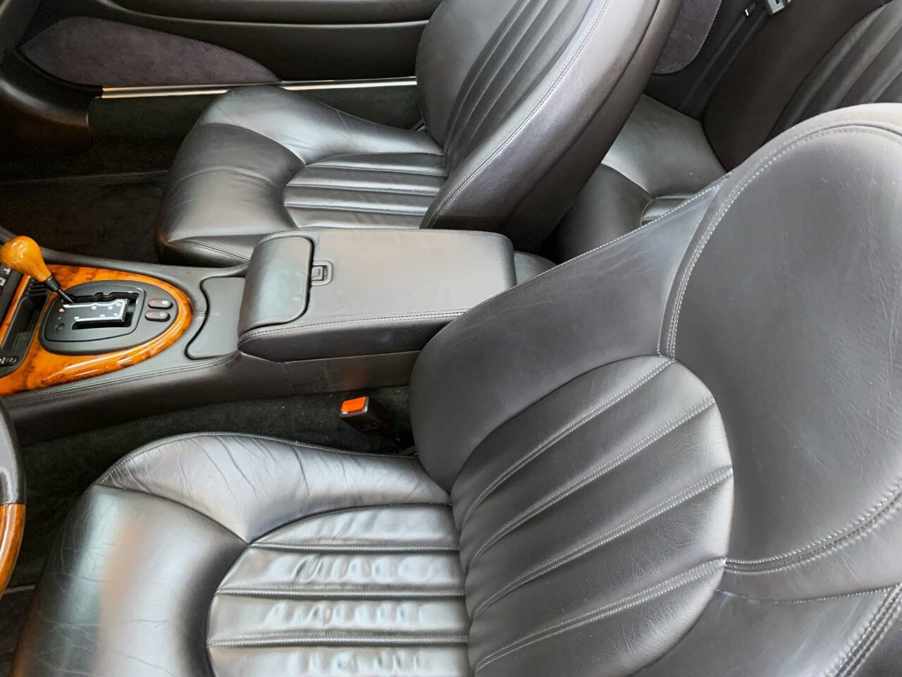 Used 2000 Jaguar XK8 Convertible image 11