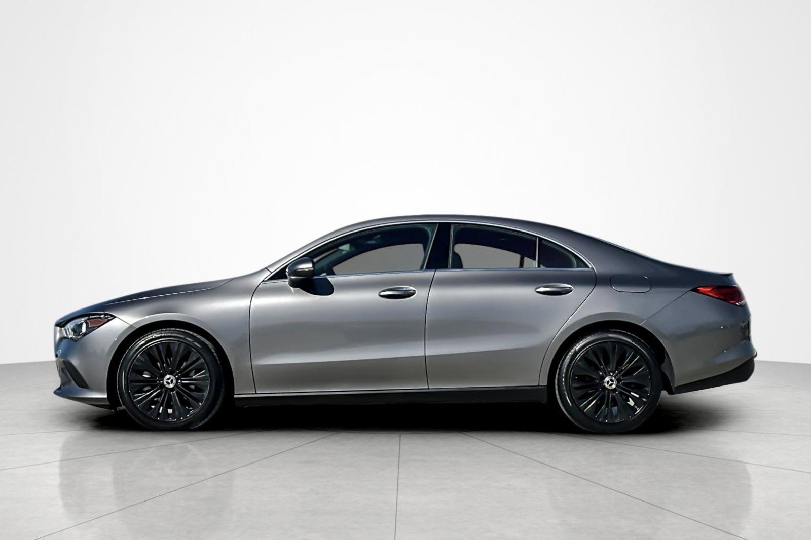Used 2023 Mercedes-Benz CLA 250 w/ Premium Package image 2