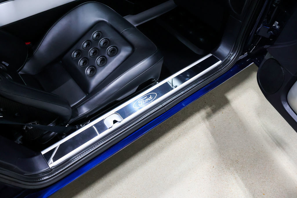 Used 2006 Ford GT RWD image 44