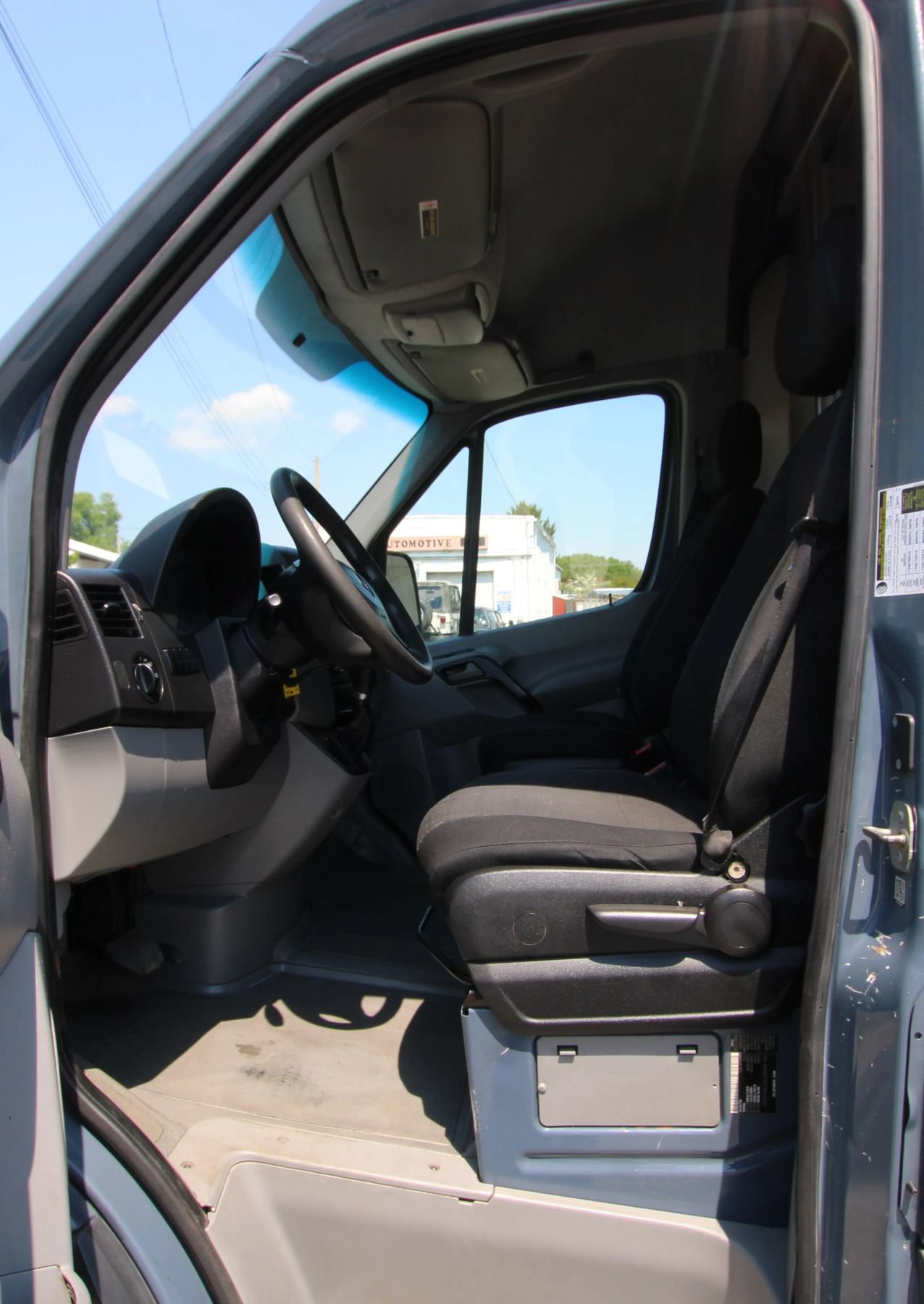 Used 2018 Mercedes-Benz Sprinter 2500 image 9