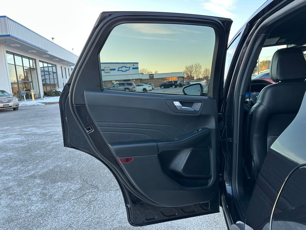 Used 2025 Ford Escape ST-Line image 9