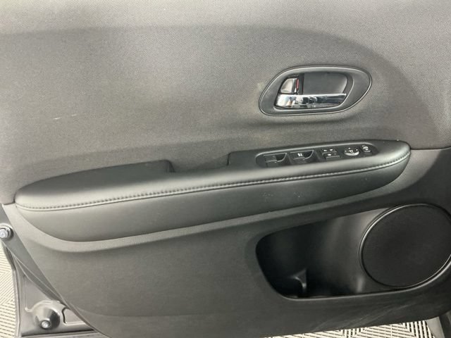 Used 2019 Honda HR-V LX image 7