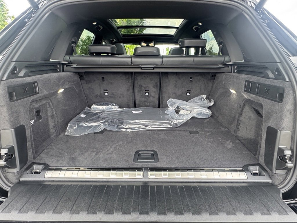 Used 2026 BMW X5 xDrive50e w/ Premium Package image 27