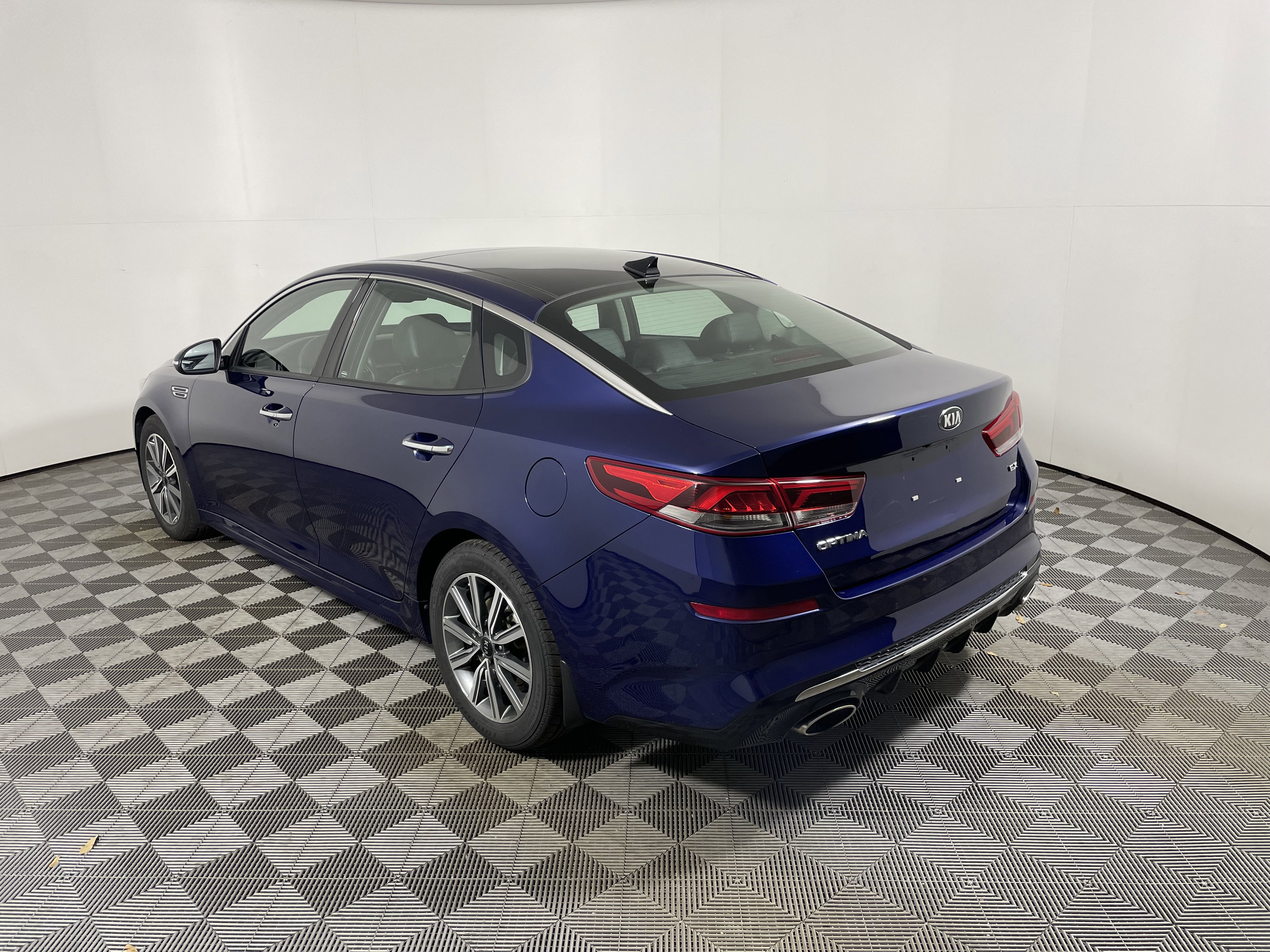 Used 2020 Kia Optima Premium image 3