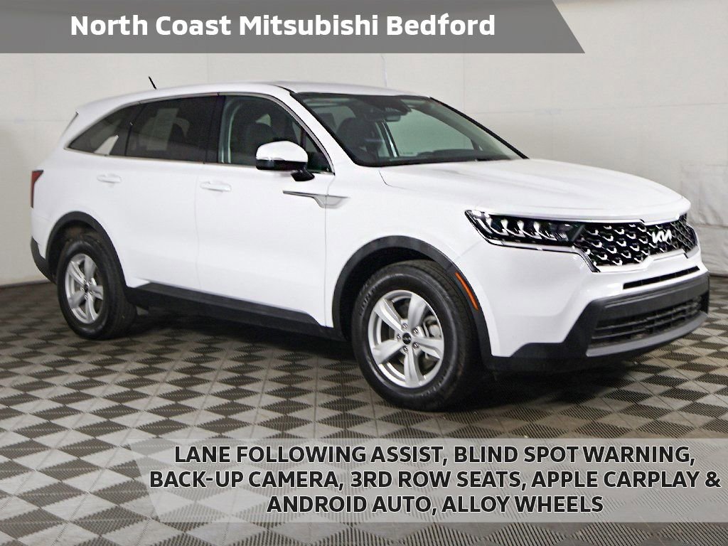 Used 2023 Kia Sorento LX FWD image 1