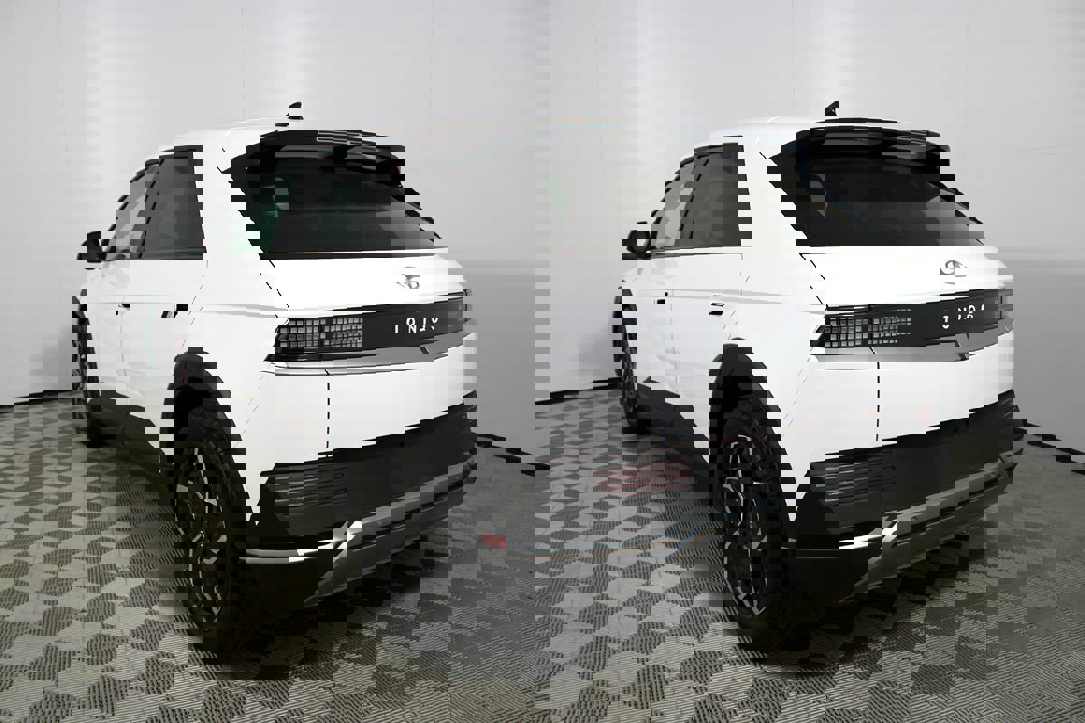 Used 2024 Hyundai Ioniq 5 SE image 30