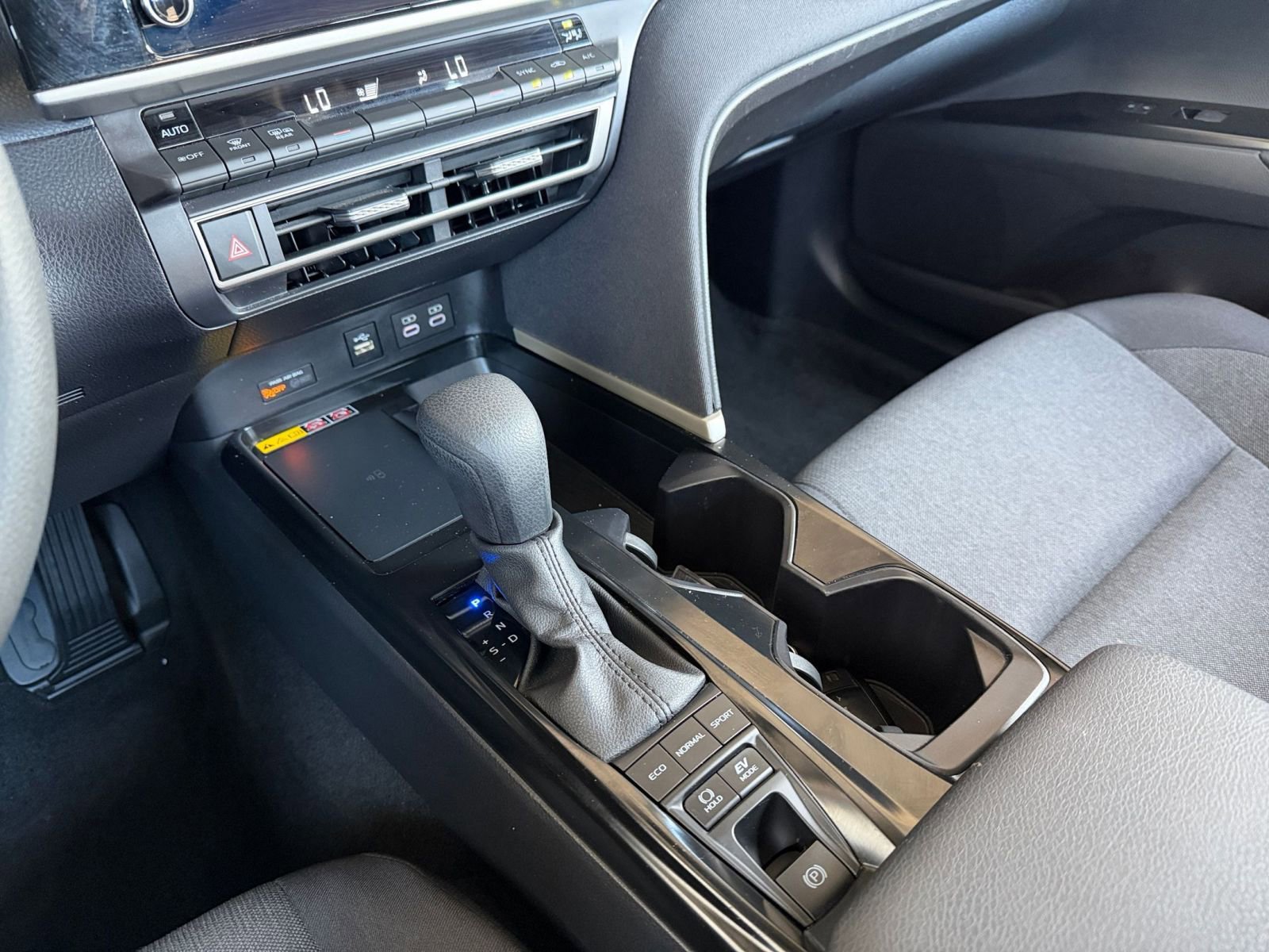 Used 2025 Toyota Camry LE image 40