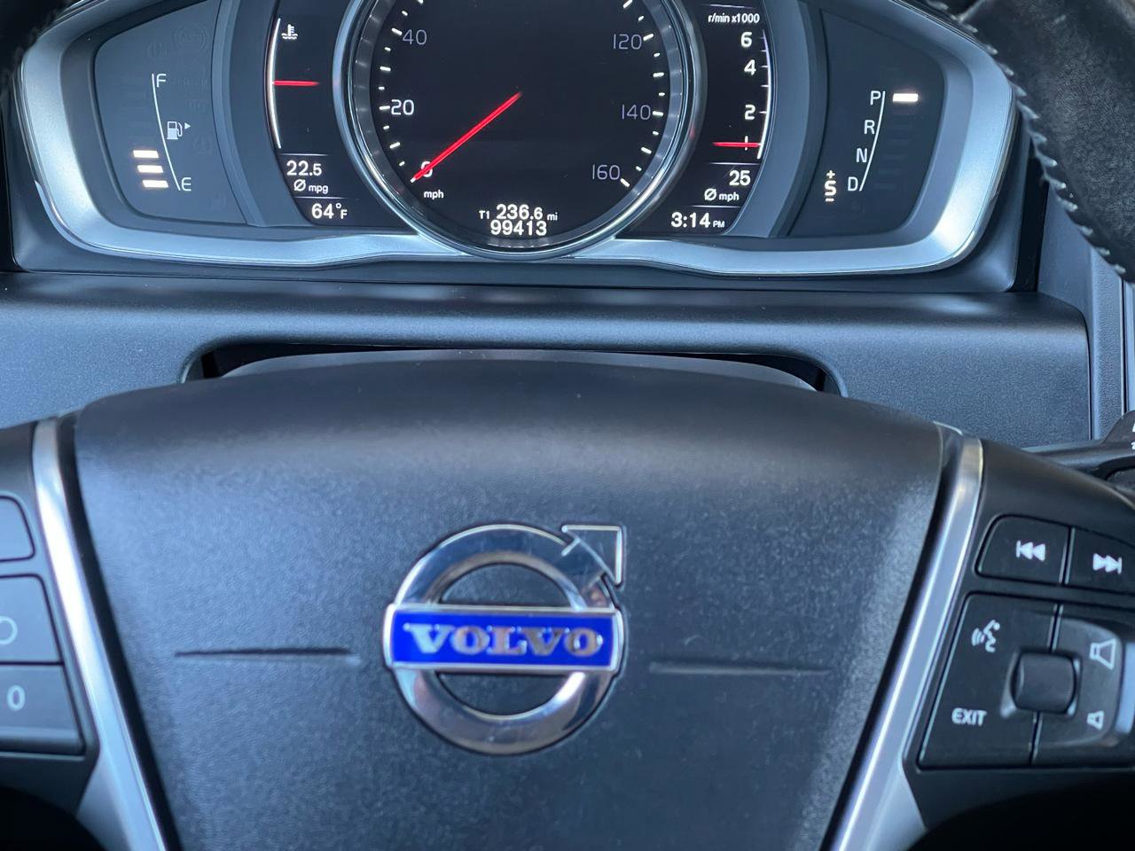 Used 2016 Volvo XC60 T6 w/ Proximity Package AWD/4WD image 9