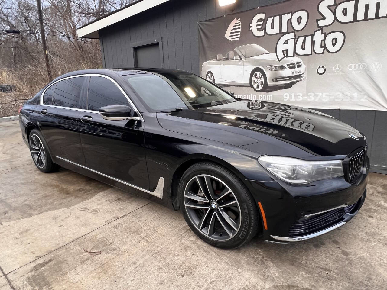 Used 2017 BMW 740i RWD image 9