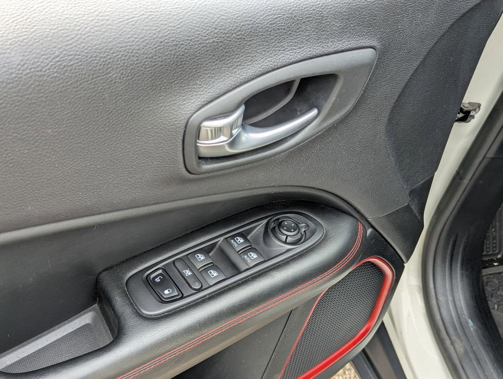 Used 2018 Jeep Compass Trailhawk w/ Navigation Group image 11